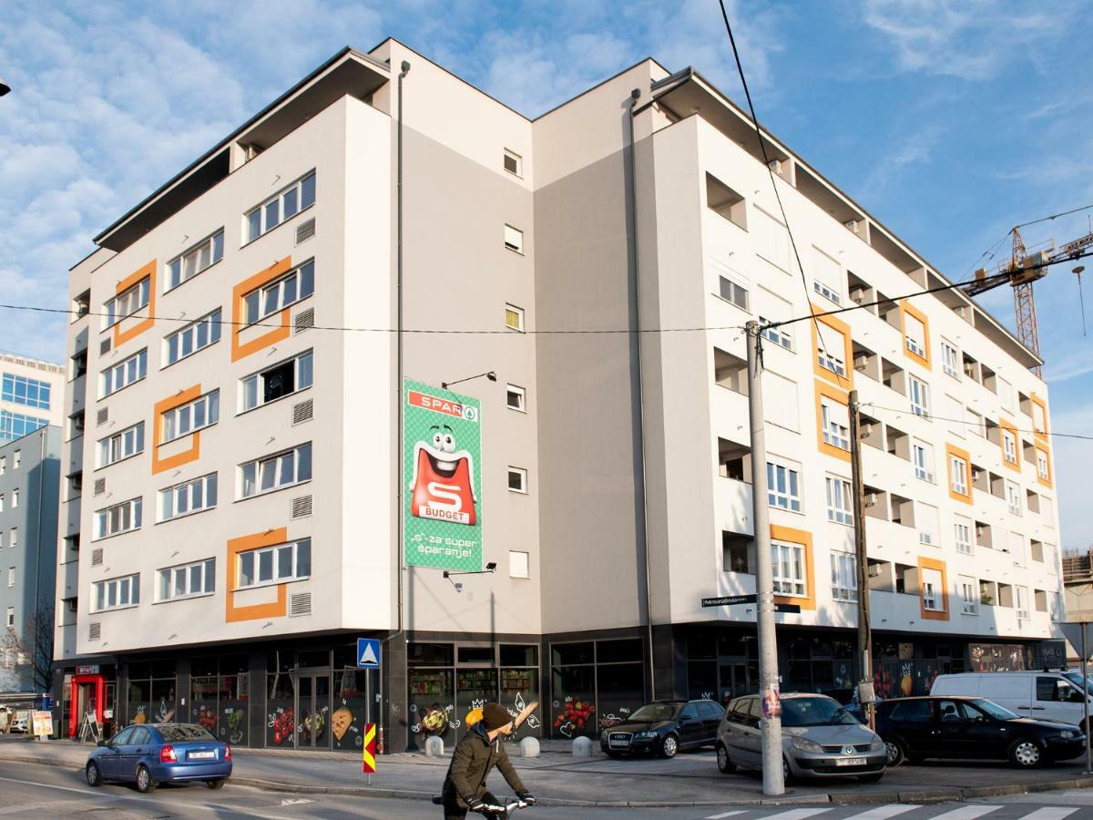 Flexible Selfcheckins 7 - Zagreb - Garage - Electric Vehicle Ccharger - Loggia - New - Luxury - Apartments Repinc 7 Exterior foto